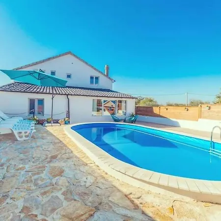 Private Pool House Peace & Privacy Дом отдыха *