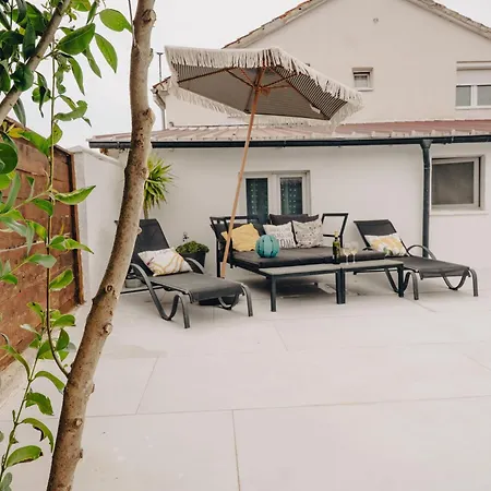 펜션 Private Pool House Peace & Privacy *